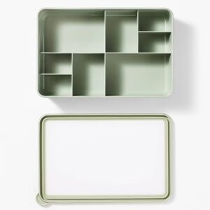 FIGMINT • LARGE 8-COMPARTMENT SNACK BENTO BOX - SAGE GREEN